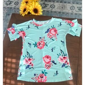 Tickled Teal Women's Size‎ MEDIUM Pullover Shirt